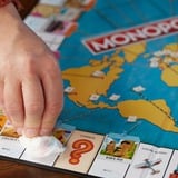 Hasbro Monopoly Reise um die Welt, Brettspiel 