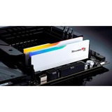 G.Skill DIMM 32 GB DDR5-6000 (2x 16 GB) Dual-Kit, Arbeitsspeicher weiß, F5-6000J3238F16GX2-RM5RW, Ripjaws M5 RGB, INTEL XMP