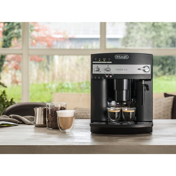 DeLonghi Magnifica ESAM 3000.B, Vollautomat Schwarz