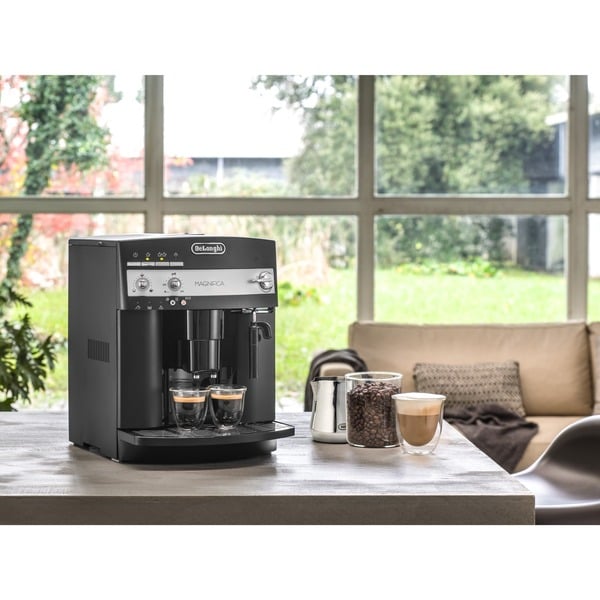 DeLonghi Magnifica ESAM 3000.B, Vollautomat Schwarz